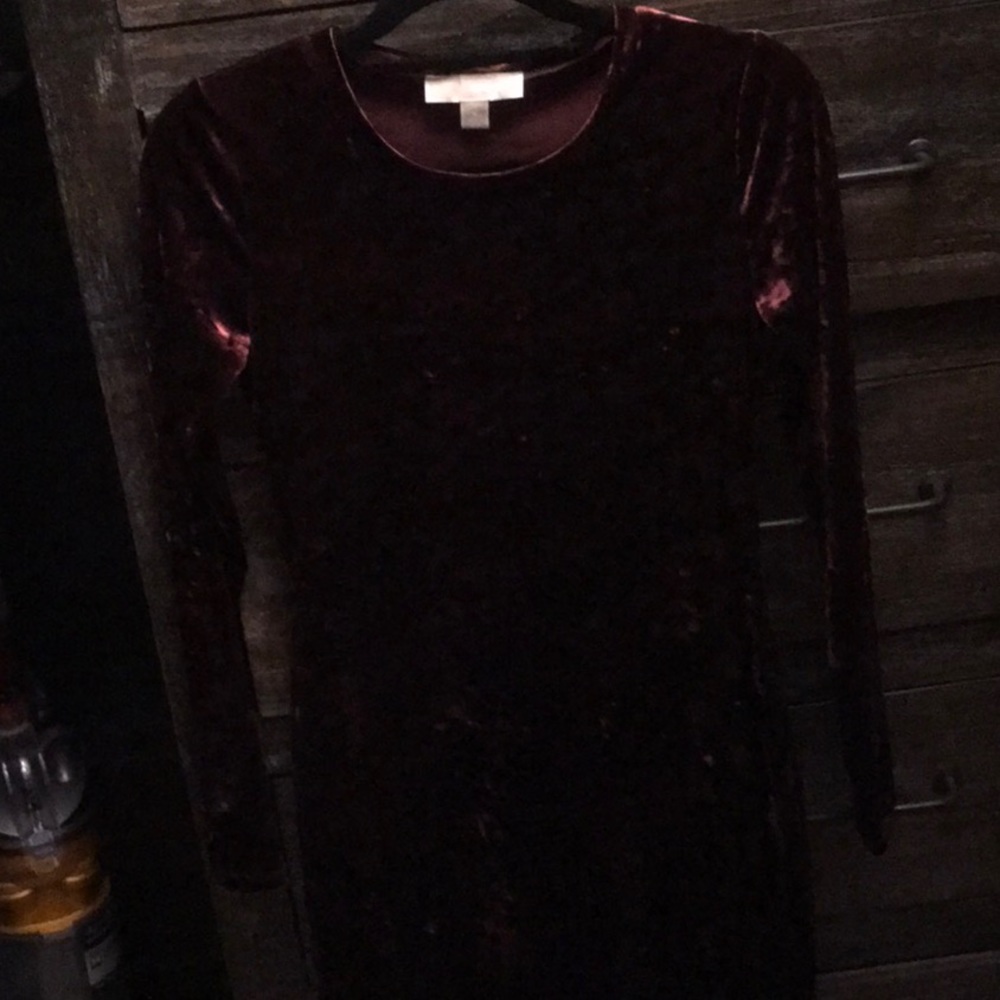 Burgandy crushed velvet dress small